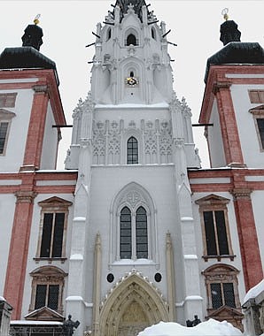 Fassade der Basilika Mariazell