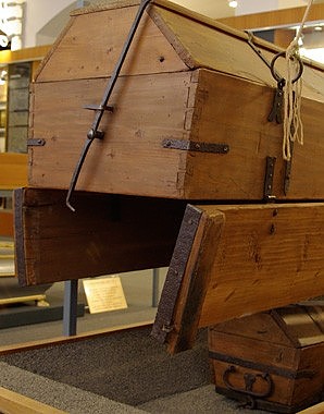 The Josephinian 'economy coffin'