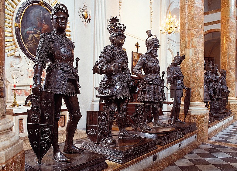 28 The 'Black Men' and an emperor | Die Welt der Habsburger