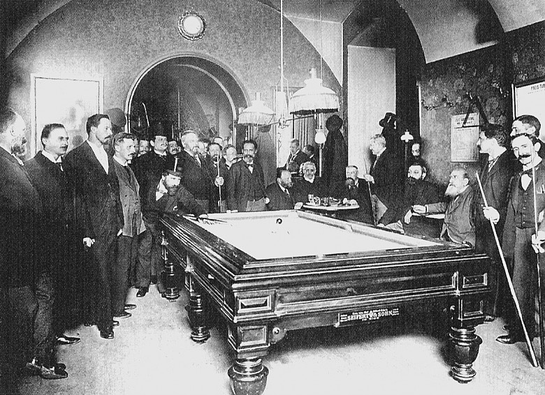 Carl von Zamboni: Das Billardzimmer im Café Griensteidl, vor 1897, Kollodiumpapier auf Untersatzkarton