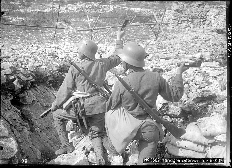 Hand-grenade throwers on the Isonzo front, 10 September 1917 | Die