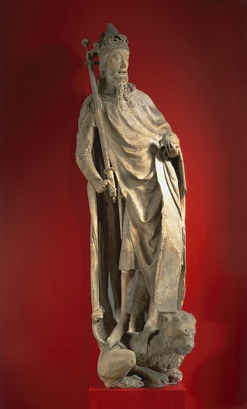 Kaiser Karl IV., Kunstharzabguss der Statue vom Südturm der Stephanskirche (Original um 1360/1365)